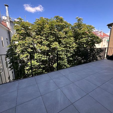 Large Garden-View Balcony Comfort Retreat 1020-Vienna Luaran gambar